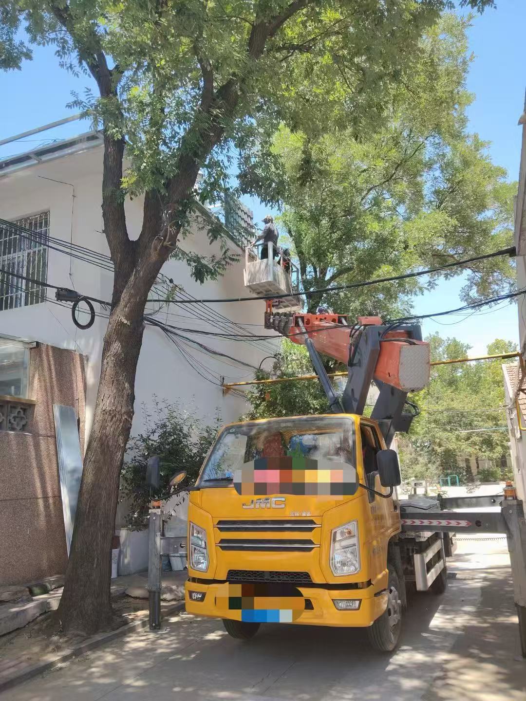 哈巴河县高空作业车能吊装重物吗？最大承载多少公斤？